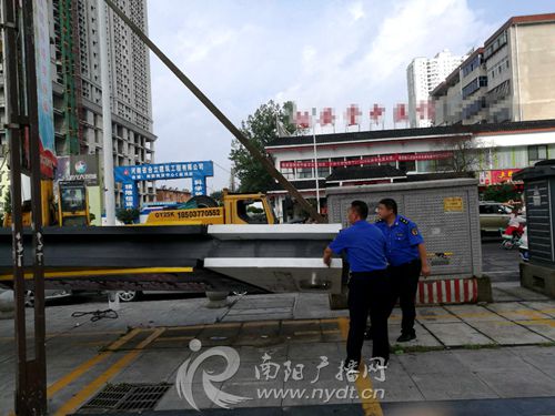 高温下“城管蓝”拆违砥砺巷巷 扮靓城市序章有文章